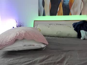 girl
        mis_eva cam image #5884244