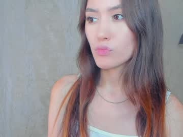 girl
        wixy_wixy cam image #4930076