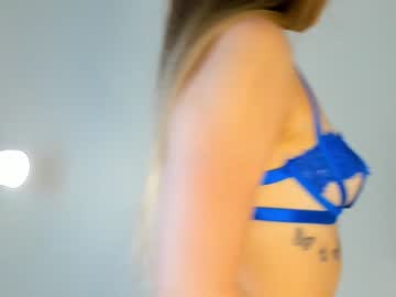 girl
        molly__meow cam image #3737223