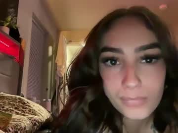 girl
        thestormii cam image #6429702