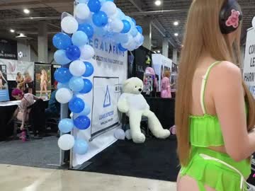 girl
        daphnemadison cam image #4492548