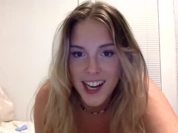 girl
        fantasiafields cam image #2039798