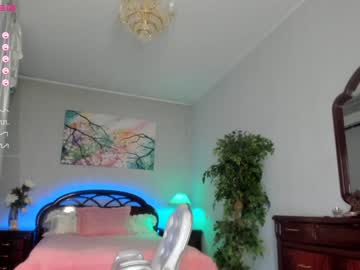 girl
        flower_nicole cam image #1970368