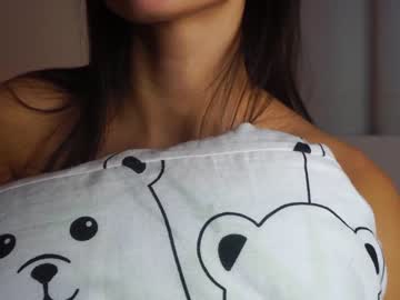 girl
        cassandra_diaz cam image #3405588