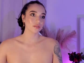 girl
        scarlett__baker11 cam image #5736881
