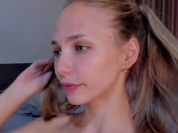 girl
        delicious_couple_ cam image #2700208