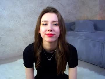 girl
        linnhaskell cam image #6733991