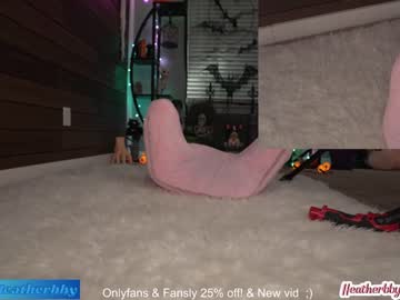 girl
        heatherbby cam image #2496578
