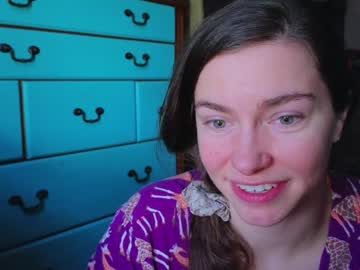 girl
        chroniclove cam image #6554515