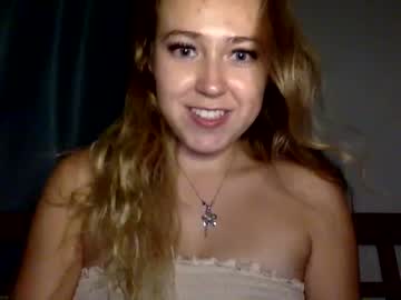 girl
        winterbunny69 cam image #3518517