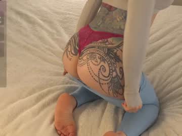 girl
        blondehottiek cam image #3227013