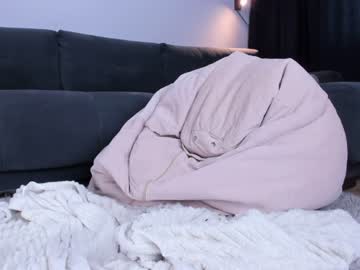 girl
        meowlina cam image #1531740