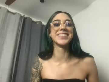 girl
        mercedes_111 cam image #4776583