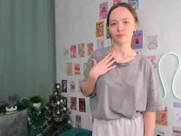 girl
        fly_best cam image #5800770