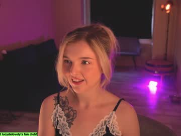 girl
        lucydelovely cam image #3378166