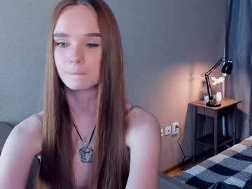 girl
        gwen_sunrise cam image #5355338