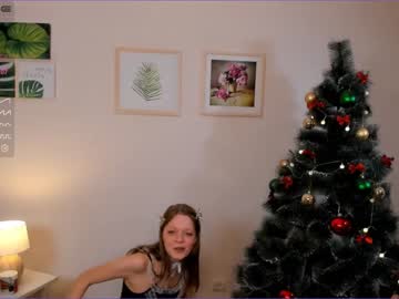 girl
        whitneyharriss cam image #3170759