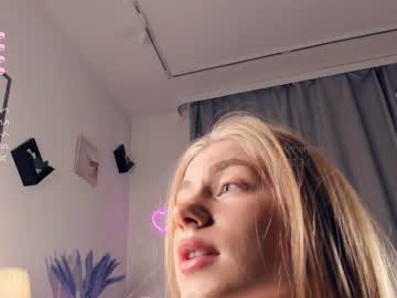 girl
        kateharrise cam image #3476903
