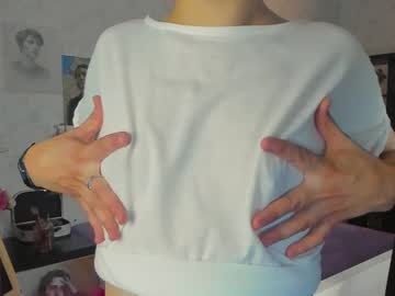 girl
        station_lovers cam image #2450782