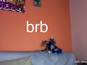 girl
        sleepycode002 cam image #3819129