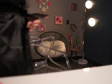 girl
        letiziafulkers1 cam image #1966165