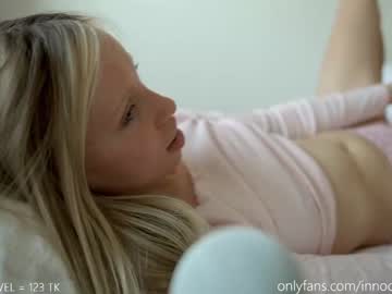 girl
        pureangeldolores cam image #2615185