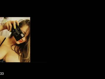 girl
        lindabluee cam image #436509