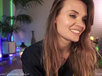 girl
        phoenix_taylor cam image #617129