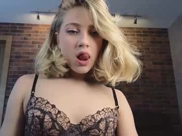 girl
        pinkadele cam image #5859059