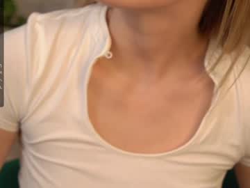 girl
        refined_style cam image #5273844