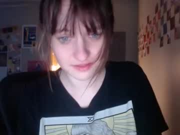 girl
        babyfaceforever cam image #318417