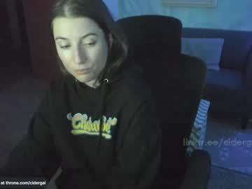 girl
        cidergal69 cam image #5200120
