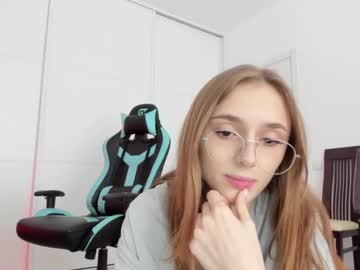 girl
        samqueenzel cam image #4347420