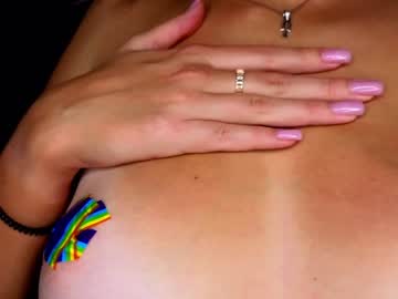 girl
        beverly_hillls cam image #3098593