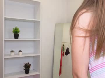 girl
        francesmontes cam image #2813610