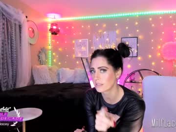 girl
        milf_lacey cam image #542708
