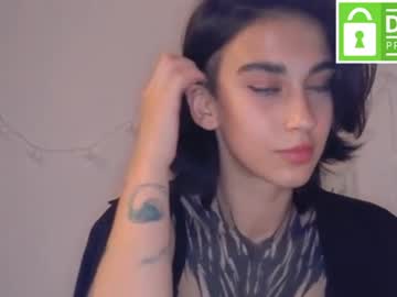girl
        bellamaron cam image #2429773