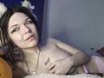 girl
        lizzyylovesick cam image #4248343