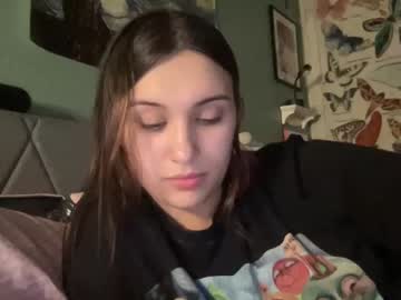 girl
        fairygirlcait cam image #4020697