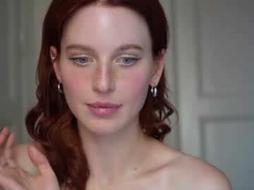 girl
        ellaa91 cam image #4800379