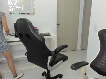 couple
        emillybrowm cam image #4369439