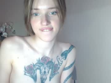 girl
        esther_estrie cam image #3061955