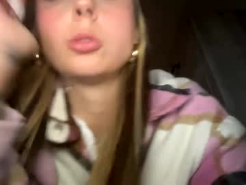 girl
        devilishangelicbaby cam image #3302038