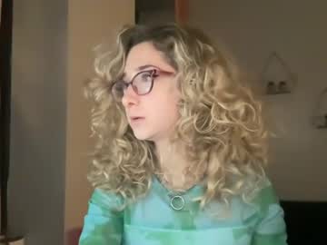girl
        themissstevie cam image #1587731