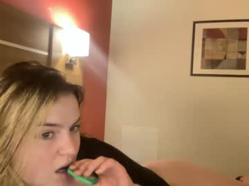 girl
        elliebbyxx cam image #4230231