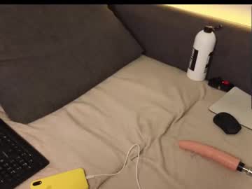 girl
        kira_briis cam image #6538692