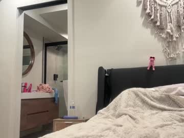 girl
        realjadebri cam image #6061287