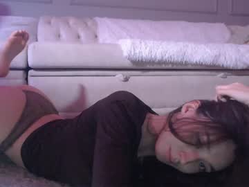 girl
        sarasuo cam image #2408820