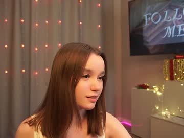 girl
        harrieteasley cam image #5661773