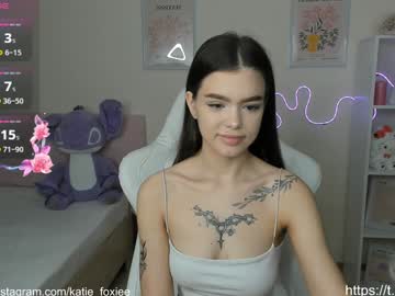 girl
        katiefoxie cam image #5753167